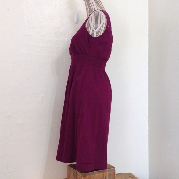 Eddie Bauer Magenta V-neck Fit & Flare Knee Length Dress Size 2 - Picture 3 of 14